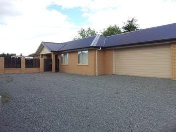 Glencairn Glamour Hotel in Twizel