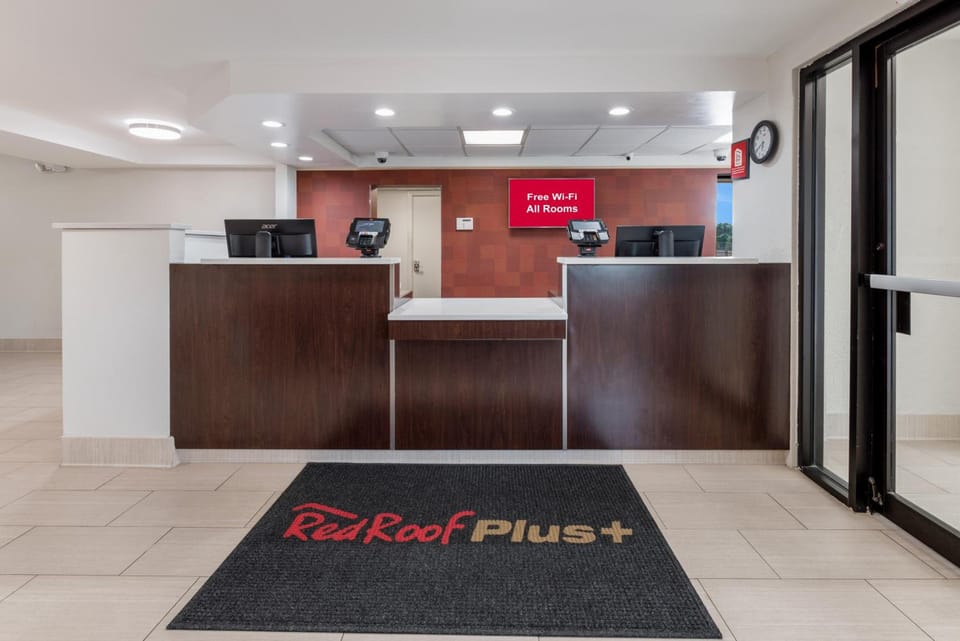 Red Roof PLUS+ Columbus - Worthington Hotel in Ohio