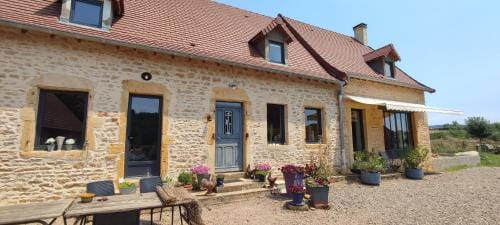 La Coquille, chambre douillette aupres d'un elevage d'escargots Hotel in Bourgogne-Franche-Comté