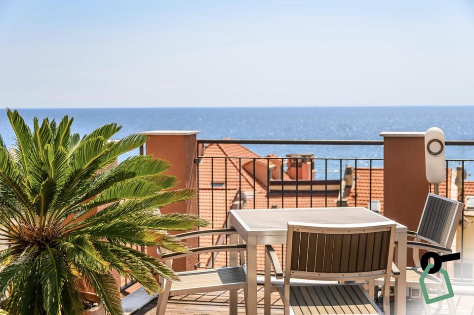 HOTIDAY Room Collection - Alassio Centro Hotel in Liguria