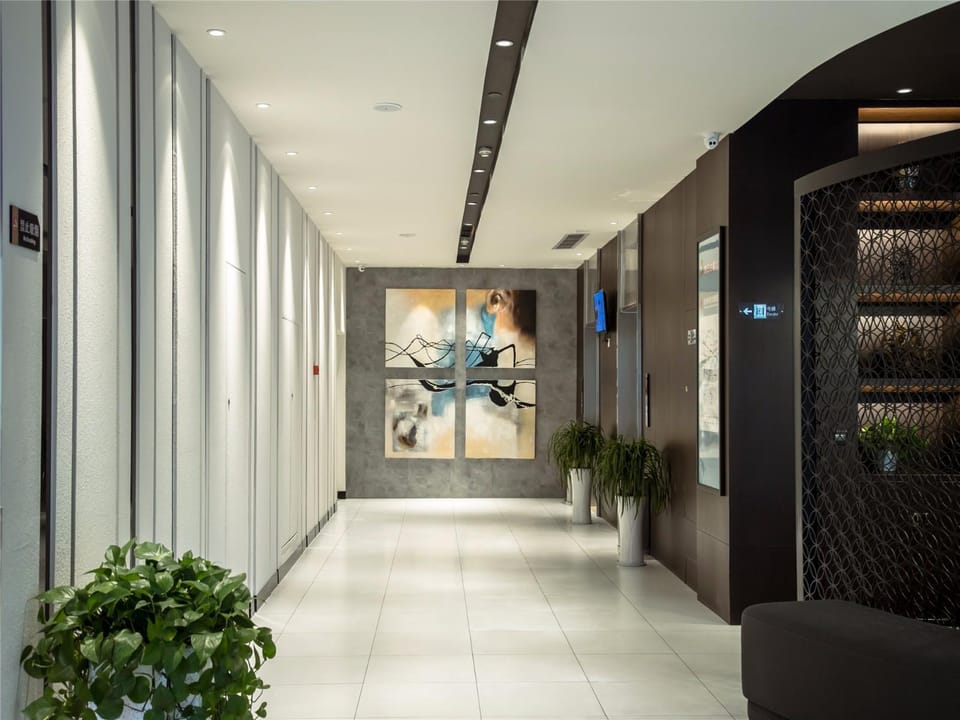 Jinjiang Inn Select Hangzhou Qiaosinan Metro Station New Sijiqing Hotel in Hangzhou
