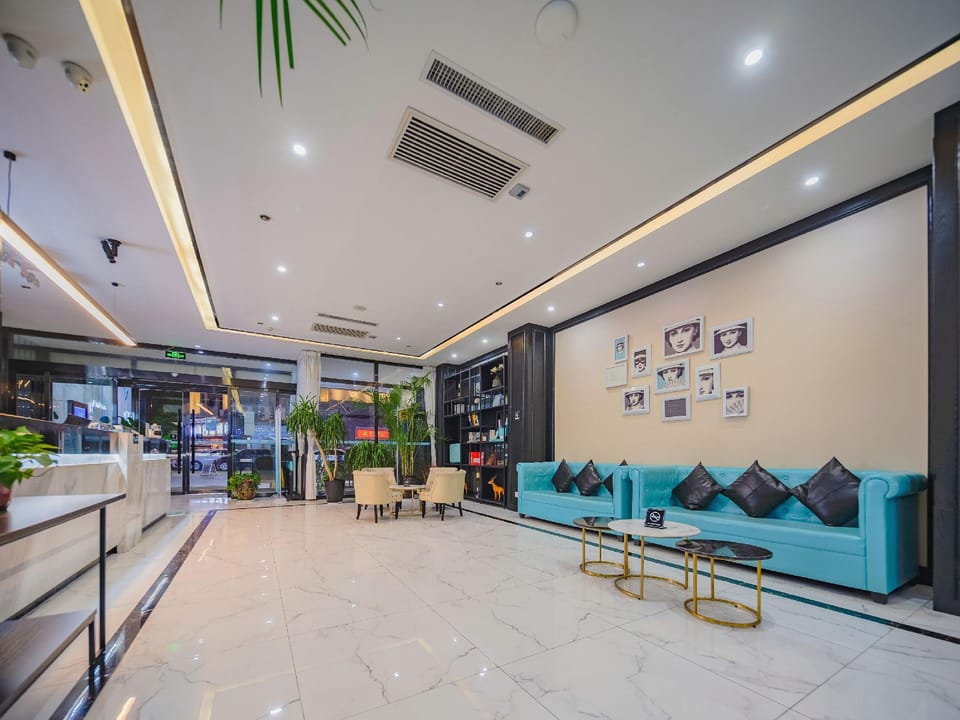 Xana Hotelle·Xi'an Fengcheng 5th Road North Railway Station Metro Station Hotel in Xian