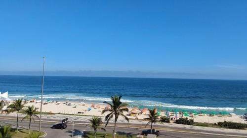 Flat Residencial Praia da Barra, Piscina e Sauna - Frente Mar D68508 Hotel in Rio de Janeiro