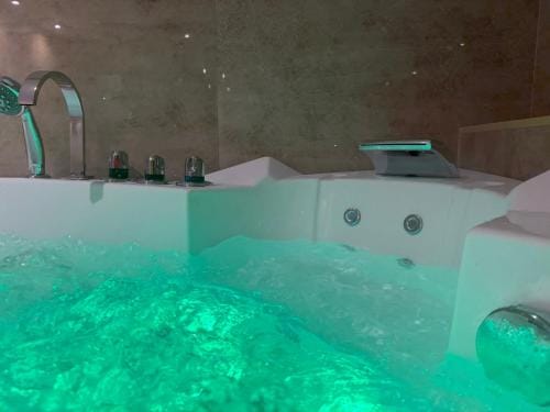 Spa Suite Loft Hotel in Auvergne-Rhône-Alpes