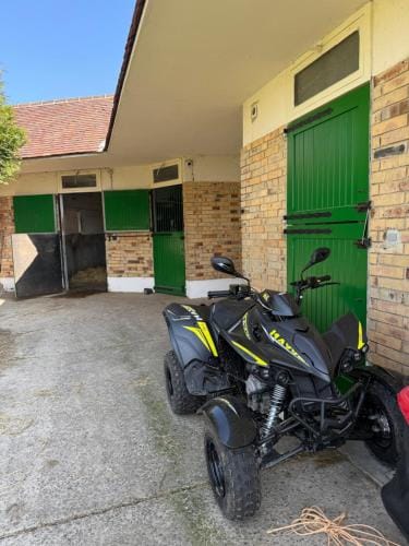 Chambre dans une Ecurie Hotel in Île-de-France