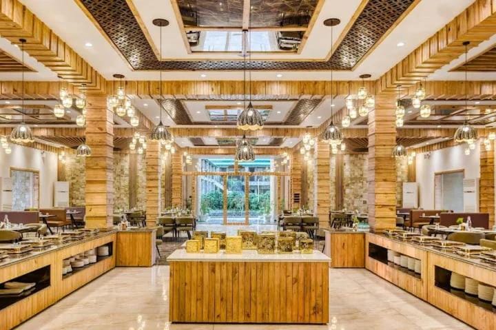 Corbett Elegant Retreat Hotel in Uttarakhand