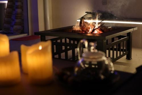 Suite Jacuzzi privatif Li Li et Rose Hotel in Nantes