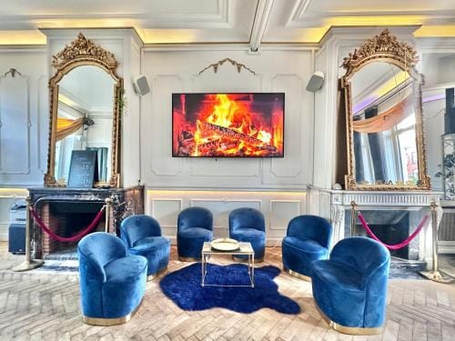Espace nuit avec Balcon et lit Double en Mezzanine Hotel in Flanders