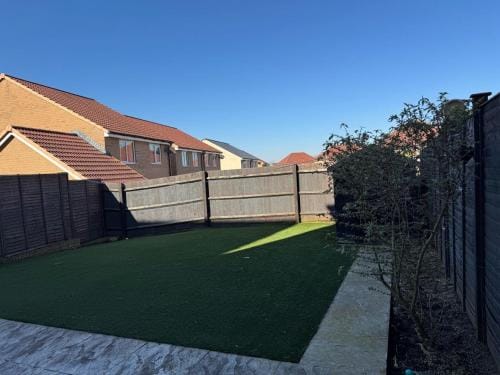 MpaNjus - Double Rooms, Shared House Hotel in Bristol