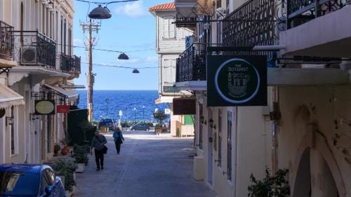 Balcony Apartment Hotel in Chania