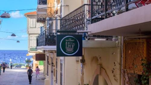 Balcony Apartment Hotel in Chania