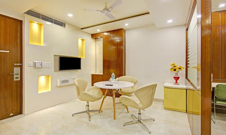 Shared lounge/TV area