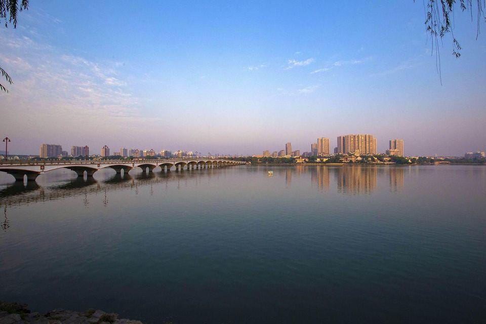 Lanwan Holiday Hotel Apartment (Xiaolongwan Subway Station Branch) Hotel in Nanjing