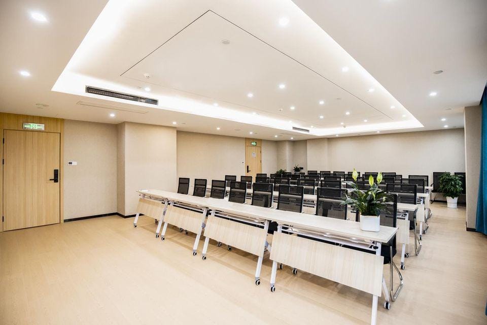 Elong Anyun Hotel (Nanjing Gaochun Subway Station Baolong Square) Hotel in Nanjing