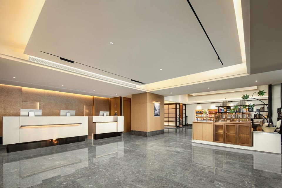 Atour Hotel Wuxi East Railway Station South Square Hotel in Suzhou