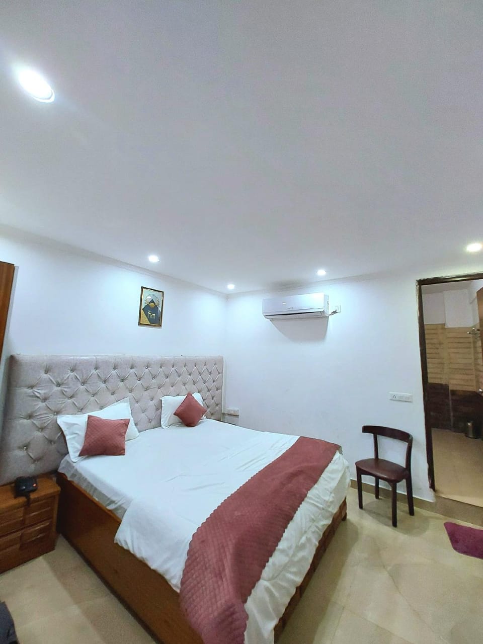Vinayak Stay Sector 43 Hotel in Gurugram