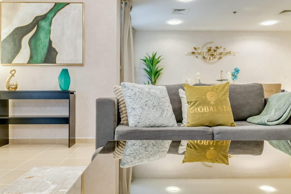 GLOBALSTAY. Modern Ap steps to JBR Beach Hotel in Dubai