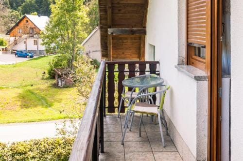 Plitvice House Milan Hotel in Jezerce