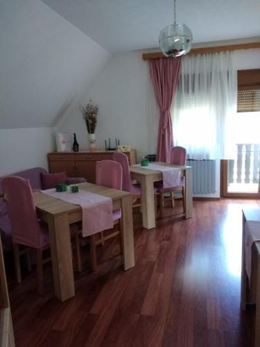 Plitvice House Milan Hotel in Jezerce