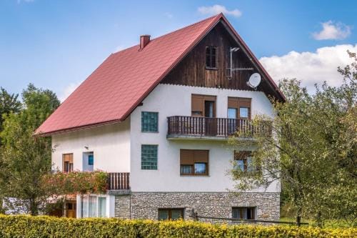 Plitvice House Milan Hotel in Jezerce