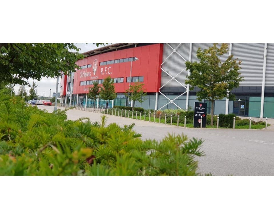 Welcoming Spacious 2-bedroom House in St Helens Hotel in St Helens