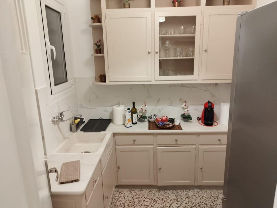 Zeus Apartment Hotel in Athens