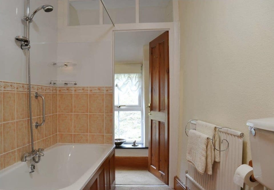 Beautiful 1-bed House, Exmoor Nr Lynton & Lynmouth Hotel in West Somerset District