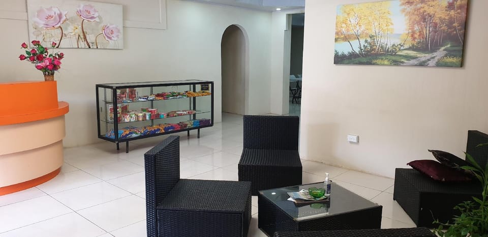 Queen's Comfort Inn Hotel in Port of Spain - City