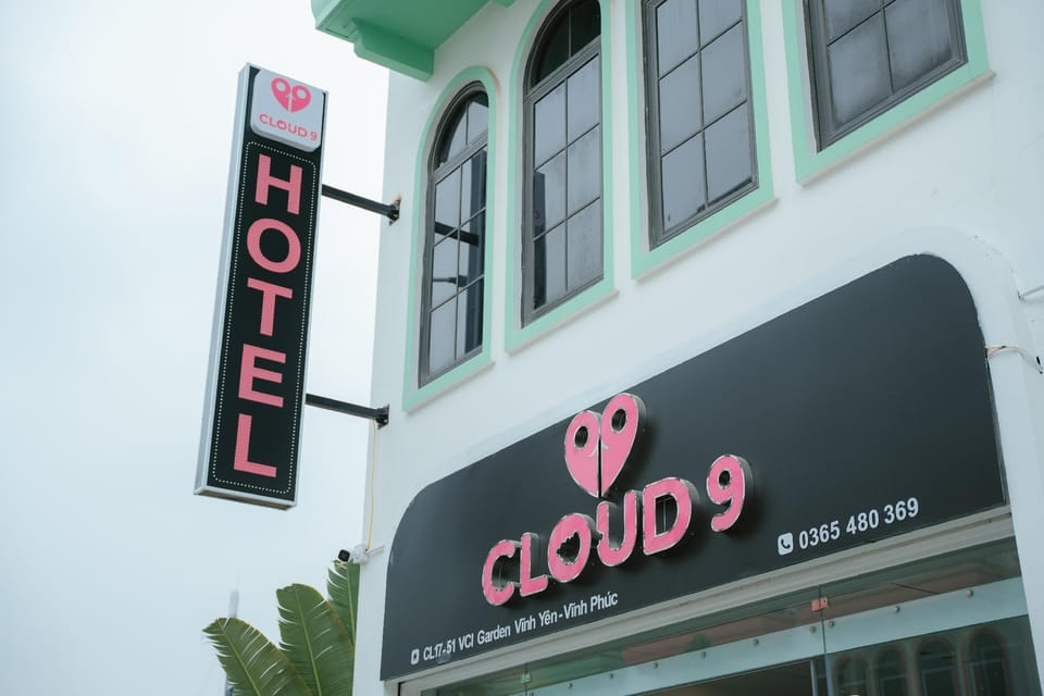 Cloud 9 Vĩnh Phúc Love hotel in Laos