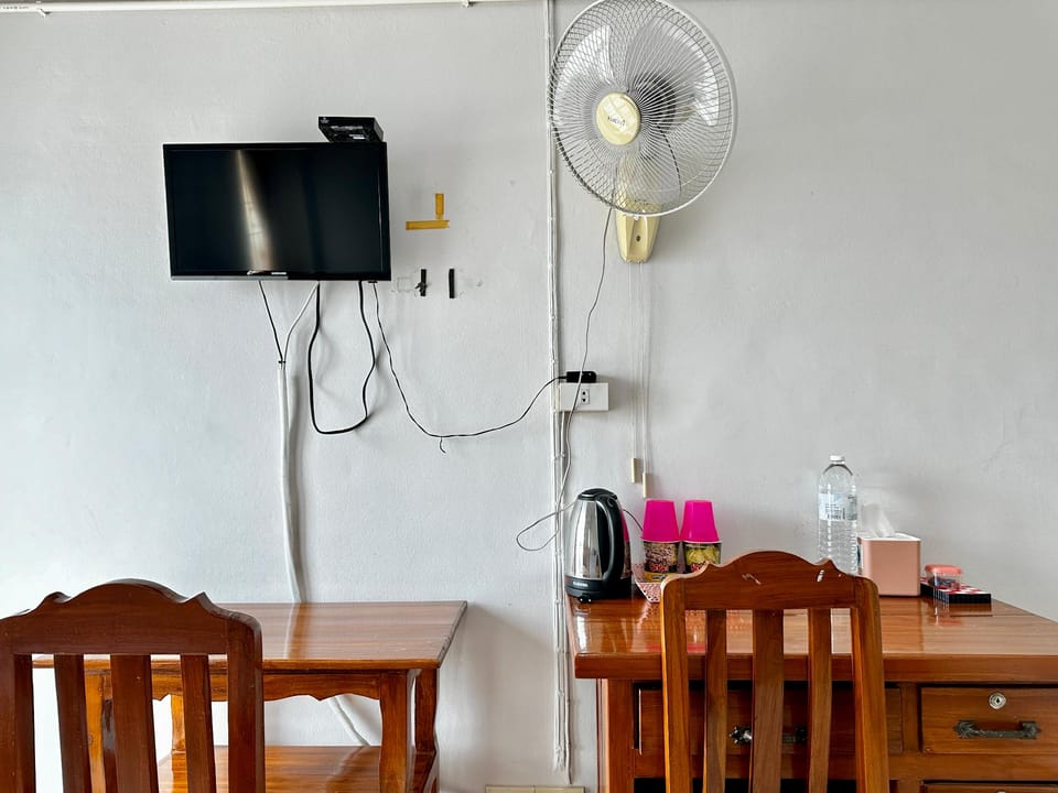 Eco hostel Hotel in Chon Buri Changwat