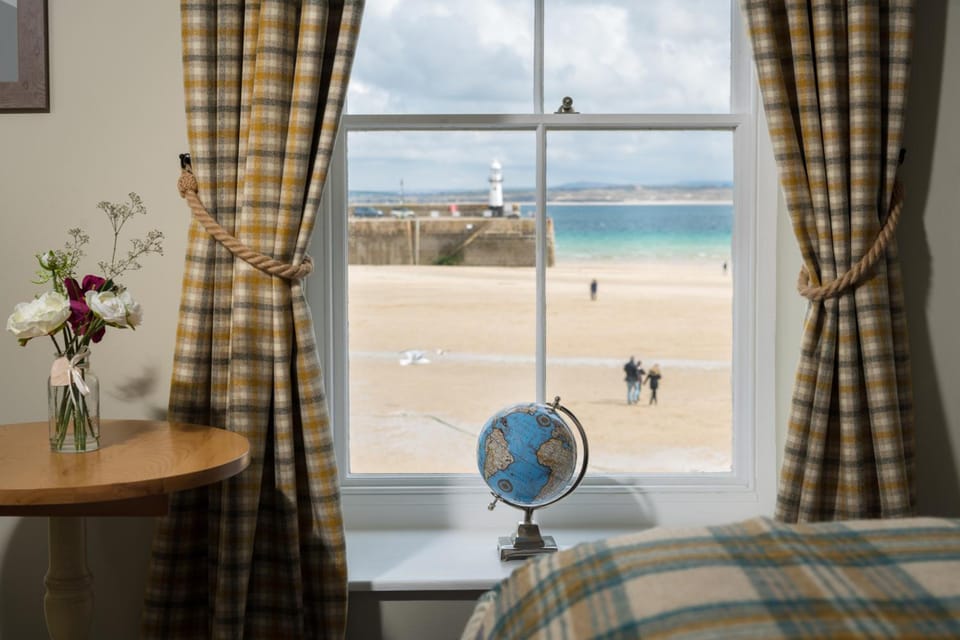 Lifeboat Inn Inn in Saint Ives