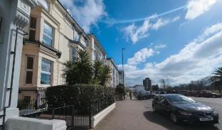 Modern Cozy 2-Bedroom Near The Sea Hotel in Portsmouth