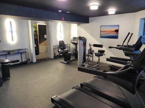 Executive Large 5 Bedroom Bachelorette Dream Vacation - 807 Hotel in Miami Beach