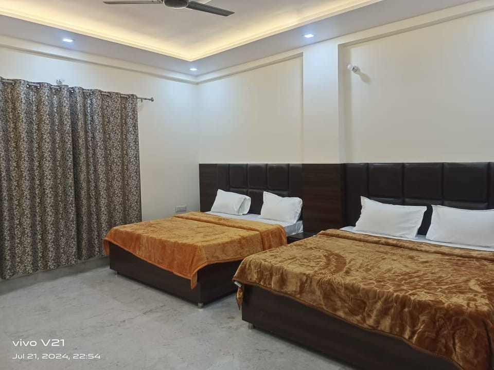 HOTEL SHIVAY PALACE Bed and Breakfast in Uttar Pradesh