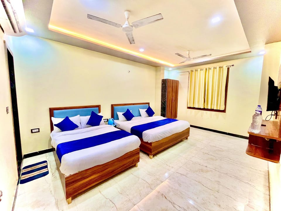 HOTEL SHIVAY PALACE Bed and Breakfast in Uttar Pradesh