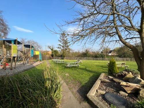 The Ship Inn - Self Catering Accommodation Inn in Stroud District