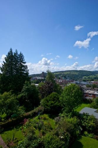 The Mount Guest House Hotel in Ludlow