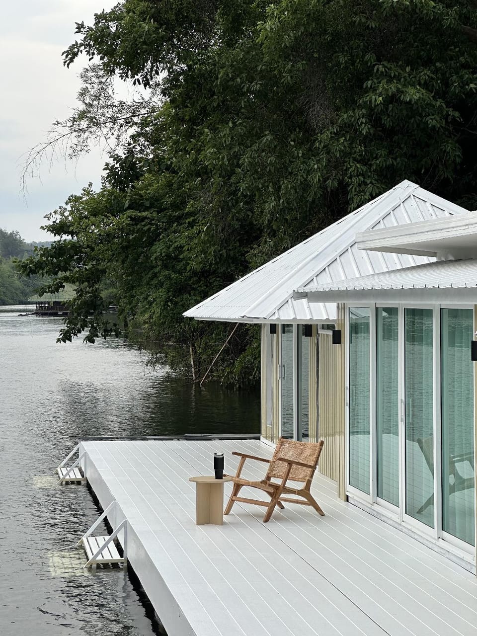 LongLiveRiverside Bed and Breakfast in Thailand