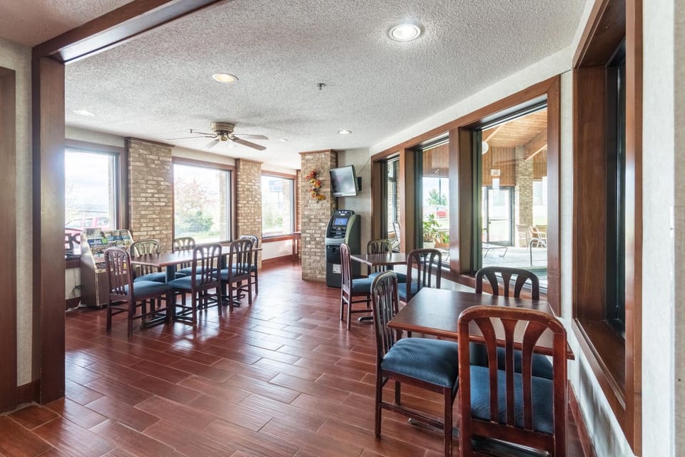 Quality Express Inn & Suites Hotel in Ohio