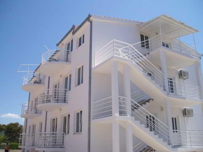 Niko Hotel in Okrug Gornji