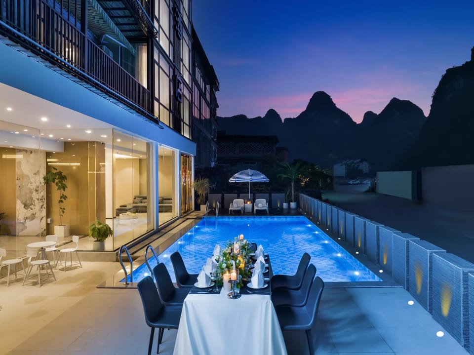 Swimming pool