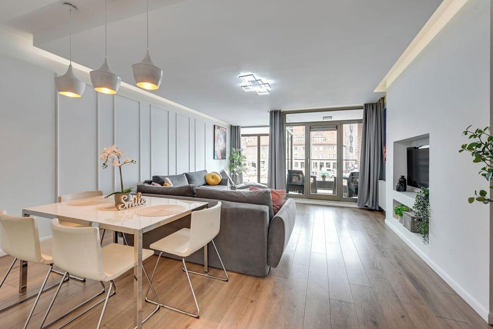 Waterlane Riverside - SPA, Pool, Gym & Parking by Downtown Apartments Apartment hotel in Gdansk