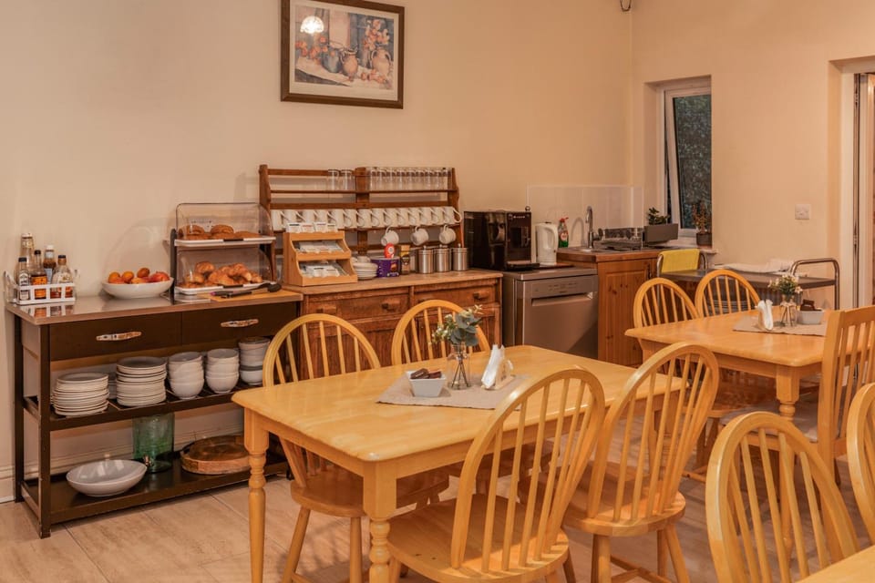 Ricky Road Guest House - Budget Hotel in Watford
