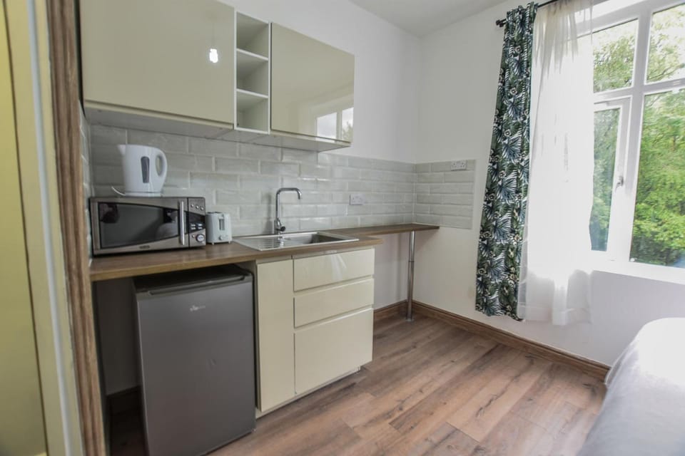 Regency Guest House Manchester North Hotel in Manchester