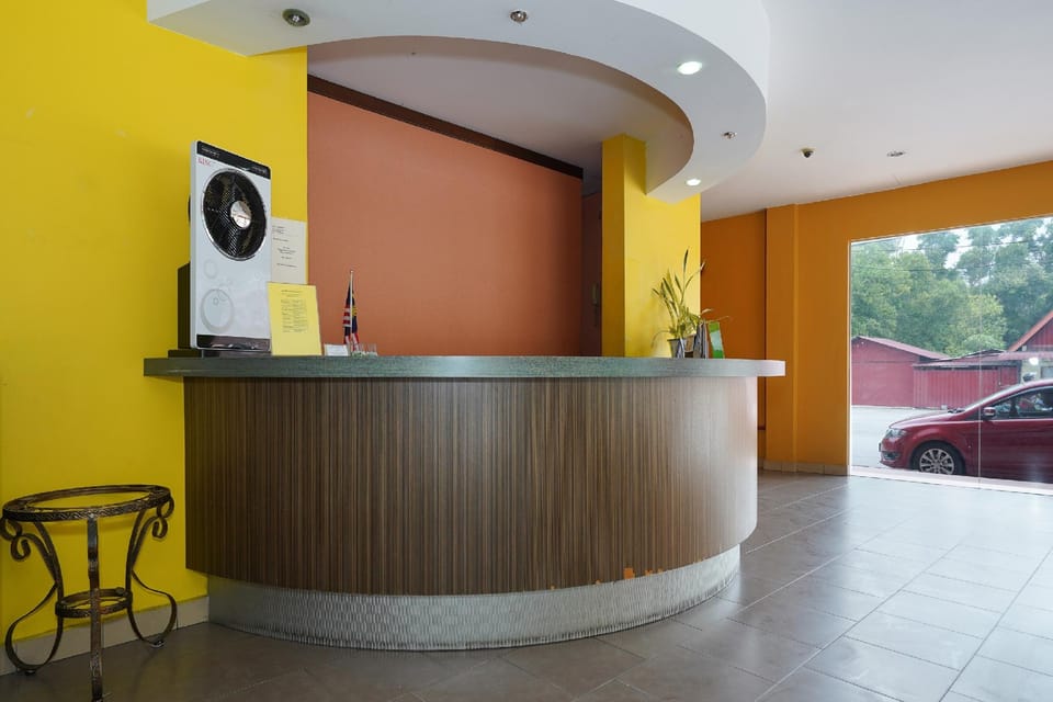 Dancenter Near  Shell Jalan Iskandar Shah, Orchard Hotel in Perak