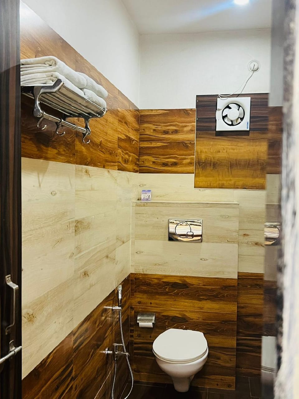 Hotel S V Grand Hotel in Varanasi