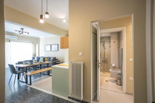 Spacious  2-Bedroom Retreat in the Heart of Athens Hotel in Athens
