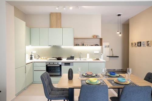 Spacious  2-Bedroom Retreat in the Heart of Athens Hotel in Athens