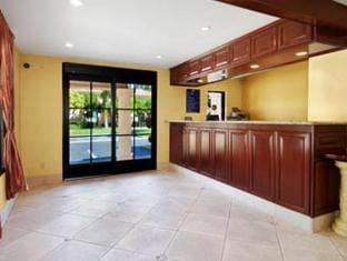 Hospitality Inn Hotel in Highland