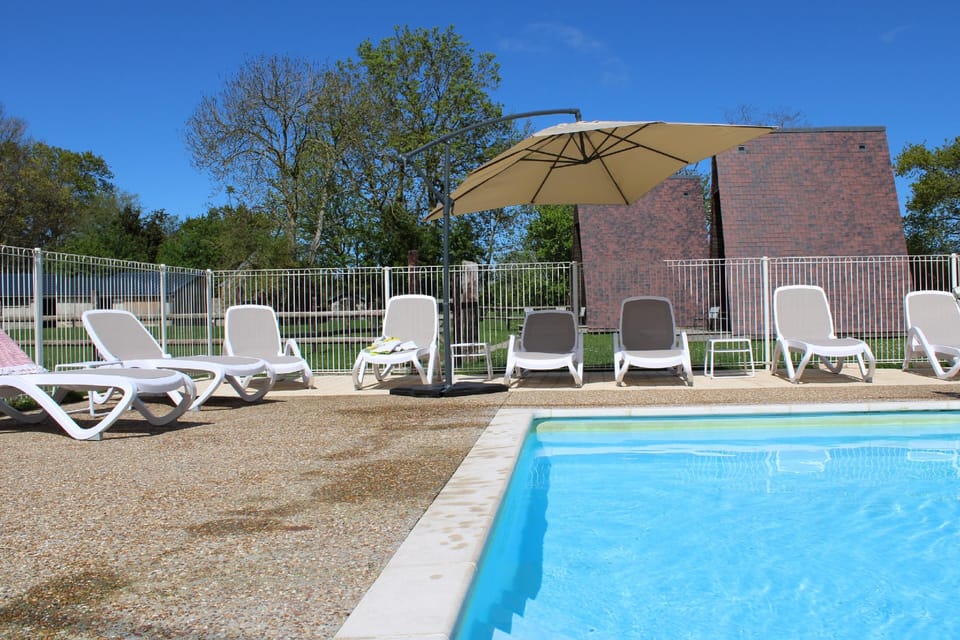 Domaine Des Piéris - Gîtes et Lodges Hotel in Normandy